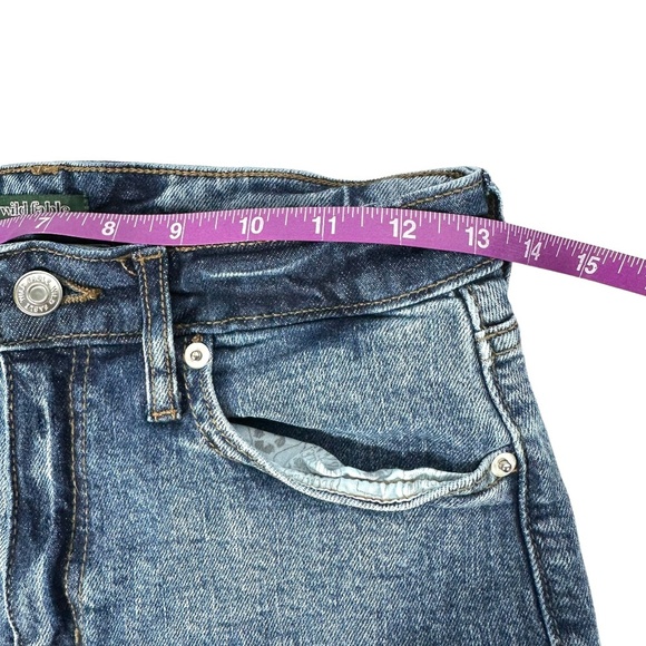 Wild Fable Denim Shorts | Mid Rise Cuffed Jean Shorts Blue Wash | Size 2 / 26R - Picture 5 of 6